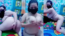 Bini Tobrut Mulus Live Bugil Nungging, Siapin Tisu, Goyangin Pantat Montoknya Sampai Basah.