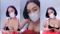 Desti Rambut Pendek Remas Toket Sambil Nafas Berat