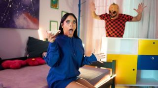 Fakehub – Kostan Misterius Malam Halloween, Prank Seru Berujung Mesra