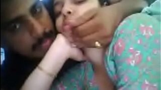 Pasangan Muda Bercinta Panas Di Kamera Video Seks India