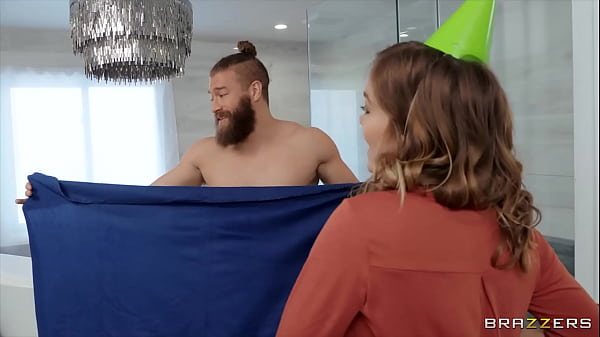 Goyang Ganas Cewek Lesbi Seksi Di Kamarku / Unduh Full Video Di Brazzers