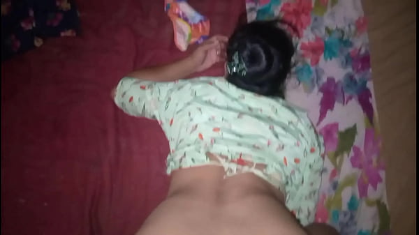Desi Cewek Lagi Ngajak Peluk-peluk Basah.