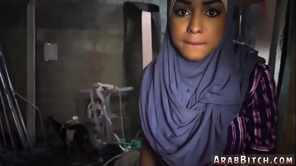 Gadis Arab Abg Dan Wanita Muslim Goyang Pantat Di Titik Drop Booty, 23km Dari Kota.