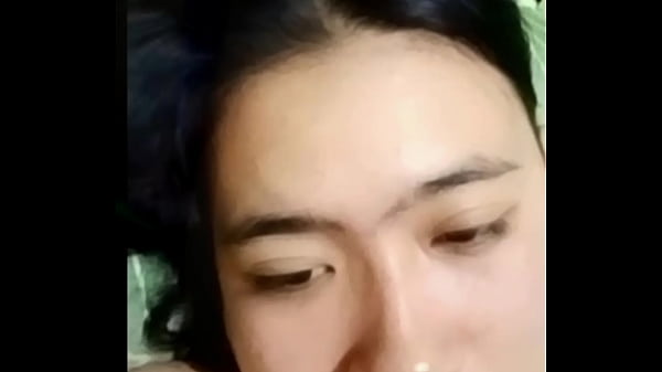 Video Call Mesum Sama Selingkuhan, Basah-basahin Hp Sambil Ngintip