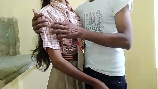 Pelajar Desa India Ngewe Pacar Sekolahnya Yang Masih 18, Crot Di Dalem