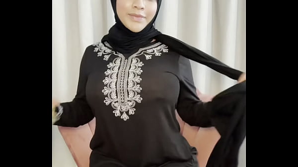 Yasmina Khan Mainin Dildo Saat Ramadan Dengan Nafsu Membara