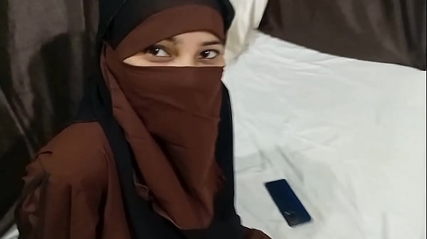 Hot Jilbab Dilepas, Bangsat! Cewek Muslim Sange Ngajak Kakak Tiri Ngentot Di Ranjang Sampe Crot!