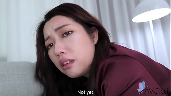 Cici, Si Ibu Rumah Tangga China Seksi Dengan Toket Gede, Lagi Mainin Kontol Keras.
