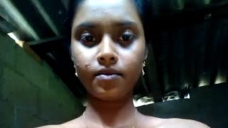 Cewek Desi Seksi Montok Pamer Tubuh Bugil Di Sawah