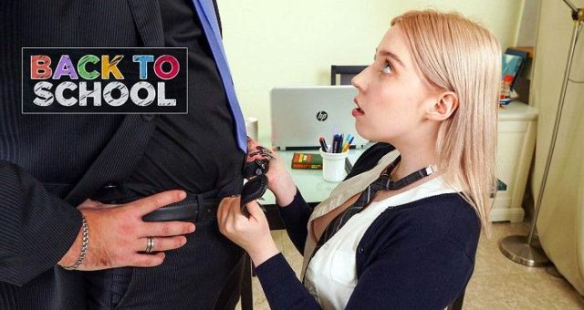 Club Sweethearts: Kembali Sekolah, Mulusin Bokong Manis Di Kelas