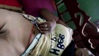 Eksplorasi Yoni Cewek Kuliahan, Basah Kuyup Nunggu Digaruk.