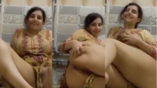 Gadis Pakistan Bertubuh Seksi Telanjang Di Kamar Mandi, Pamerkan Lubang Pantatnya Yang Menggoda