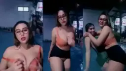 Miya Ngewe Di Kolam Renang Sama Bestie, Basah Kuyup Sampe Crot.