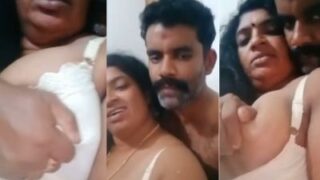 Video Bokep Telugu: Cowok Raba-raba Toket Gede Emak-emak Montok