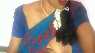 Video Panas Bini Tetangga Desi Montok Colokin Jari Ke Memek Sendiri