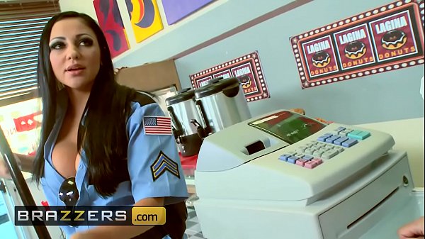 Montok Seragam – Audrey Bitoni, Honey White, Johnny Sins – Krim Boston – Brazzers