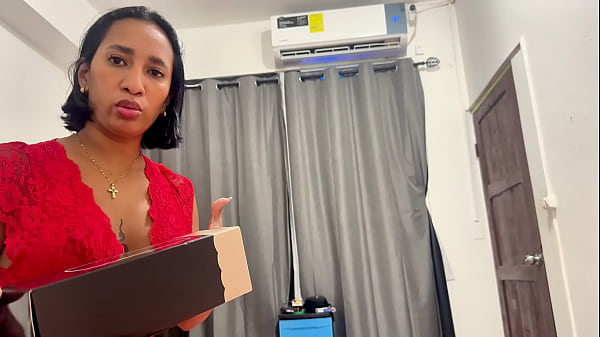 Ibu Tiri Montok Leyne Rodriguez Macet Di Situ, Lalu Digenjot Anak Tiri Yang Lagi Horny