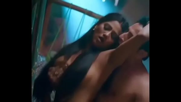 Cewek India Desi Lagi Manjain Pacarnya, Bibir Merah Nempel, Badan Merapat, Bikin Makin Pengen