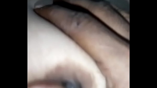 Hiru Si Bhabhi Sange Lagi, Badan Basah Keringetan, Nafsu Ngebuat Minta Digebukin.