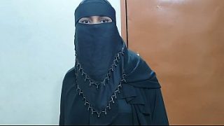 Ngentot Istri Cantik Berhijabnya Si Master India Di Video Rumah Gue Yang Panas Banget.