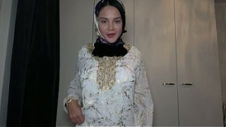 Pov – Ngentotin Adik Tiri Muslimah Berhijab, Romantis Tapi Bikin Mewek