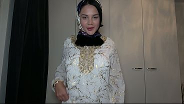 Pov – Ngentotin Adik Tiri Muslimah Berhijab, Romantis Tapi Bikin Mewek