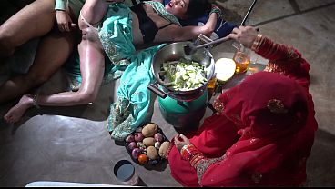 Ibu Tiri Dapur Xxx, Masakan India, Mama Tiri Desi Dalam Bahasa Hindi, Mama Tiri Desi Yang Bikin Dapur Makin Panas.
