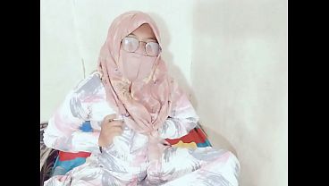 Tante Seksi Indonesia Lagi Viral, Colmek Pakai Botol Bikin Makin Panas.