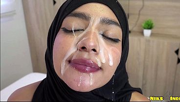 Muslim Cewek Jilbab Abis Digenjot Keras Sampe Muncrat, Dibiarin Becek.