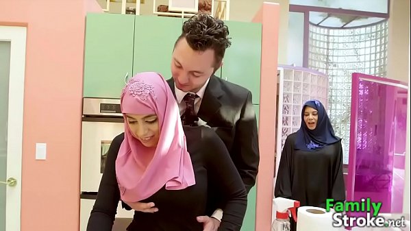 Keluarga Ngentot – Anak Tiri Arab Dapat Kontol Kakak Tiri