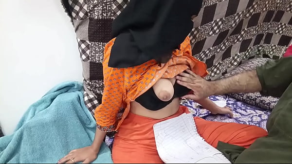 Cewek Pelajar Pakistan Pake Hijab Digenjot Abis Sama Guru Lesnya.