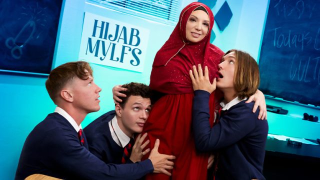 Hijab Mylfs – Butuh Perempuan Beneran Buat Memuaskan Tiga Kontol Sekaligus