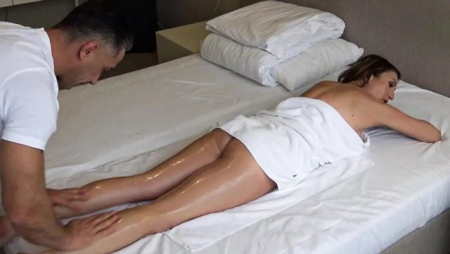 Mugur Porn – Julia North, Si Milf Montok, Dicolok Sampe Ke Dalem Anusnya Bareng Mugur | Mugur Porn 28 Januari 2023