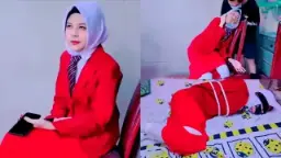 Sekap Cewek Hijab Cantik, Badannya Montok, Rasanya Pengen Cubit Dan Mainin.