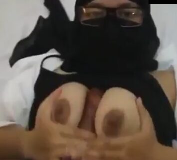 Tante Berhijab Bercadar Lagi Ngewe, Nafsu Ngacau Banget.