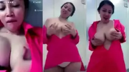 Tante Bunga Buka Bra, Remes Tetek, Desahnya Bikin Panas.