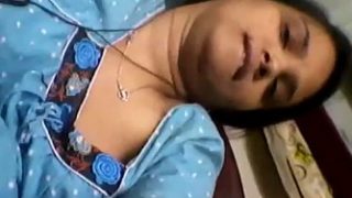 Video Viral: Desi Bank Cewek Pamer Bugil Di Kantor – 3 Orang Kena Sanksi
