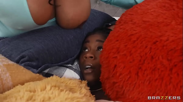 Ngentot Bantal, Cewek Nakal Minta Threesome Sama Dua Kontol / Full Download Dari Https://zzfull.com/haz