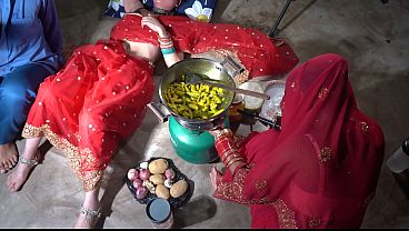 Ibu Tiri India Desi Lagi Ngocok Di Dapur, Omongan Kotor Bahasa Hindi Bikin Makin Panas