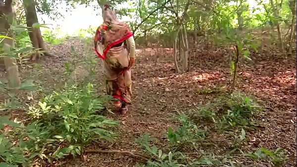 Malam Natal Paling Ngehe Di Hutan, Radhika Desi Siap Digebukin.