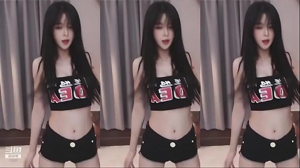Cô Gái Trung Quốc Nhảy Múa Với Thân Hình Mảnh Mai Quyến Rũ, Từng đường Cong Khoe Trọn Vẻ Gợi Cảm.