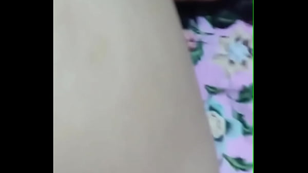 Hujan Deres Di Luar, Suami Lagi Pergi, Tetangga Main Ke Rumah Malah Ngajak Main Yang Panas.