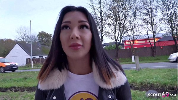 Jerman Ngintai, Gadis Thailand Kucing Dari Flensburg Digaruk Di Casting Jalanan Beneran