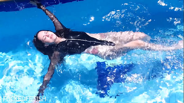 Body Telanjang Basah Di Dalam Air, Jessica Bunny Siap Digoyang