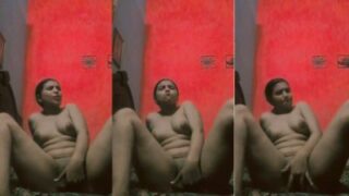 Gadis Pakistan Telanjang Memasukkan Jari Ke Dalam Memek Sempitnya.
