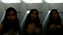 Gadis Pamer Toket Tepati Janji, Katanya Mau Kasih Lihat Semua