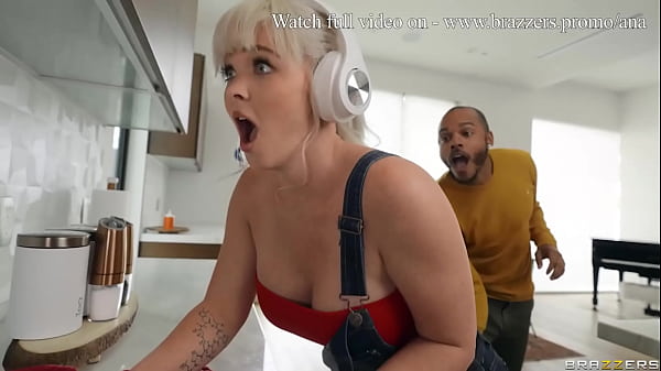 Tonton Video Seru Istri Orang Main Anal Gede Bareng Kay Carter & Delilah Day Di Brazzers, Streaming Full Cuma Dari Www.brazzers.promo/ana