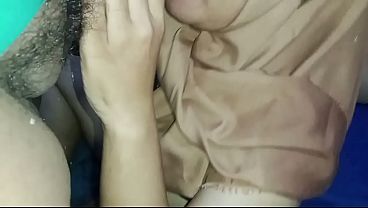 Istri Temen Gue Minta Digenjot, Jilmek Jagoan – Update – Minta Dihajar Kontol