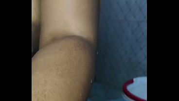 Ibu Tiri Desi India Mandi, Terekam Kamera Tersembunyi Saat Istri Asli Lagi Mandi, Bikin Makin Panas.
