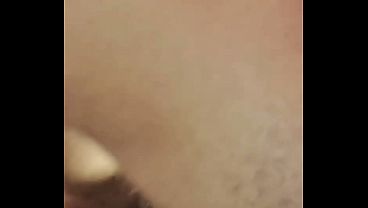 سعودي ديوث يستمتع بمشاهدة زوجته تتناك قدامه وهو يتفرج على سكس عرب نار